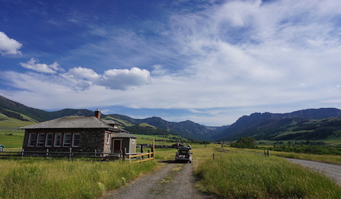 picture of a old stone school house
